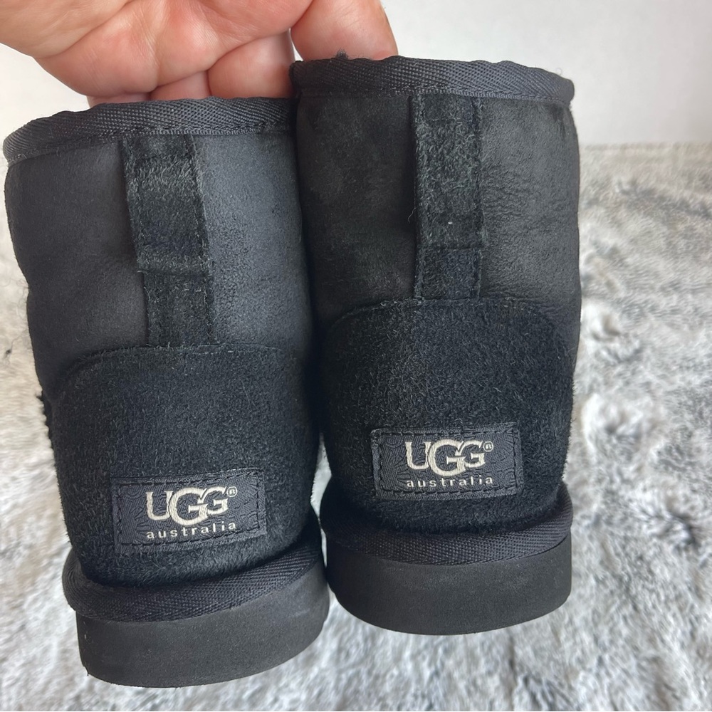 UGG Black Classic Mini II Boot Size 7.0 - Picture 9 of 13